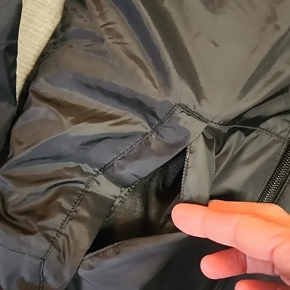 Nike brand kids jacket - Picture 6 of 8